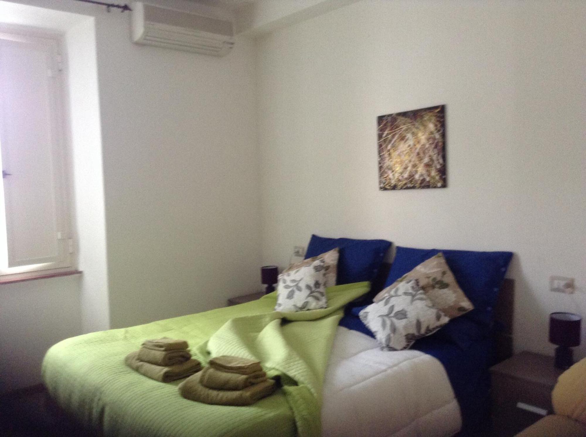 B&B Luce Viola Dorgali Phòng bức ảnh